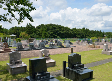 苑内バリアフリー設計。年配の方や、足の不自由な方でも安心してお墓参りができるよう配慮した「苑内バリアフリー設計」