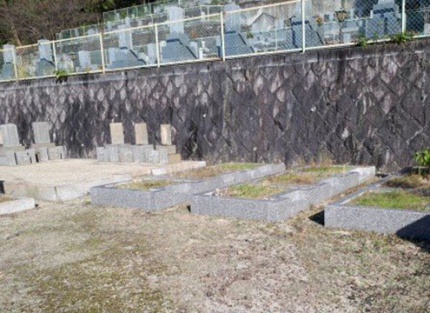 大龍寺　墓域の様子