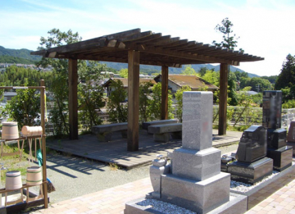 神戸電鉄「六甲駅」から徒歩約2分!神戸で一番駅から近い、話題の霊園