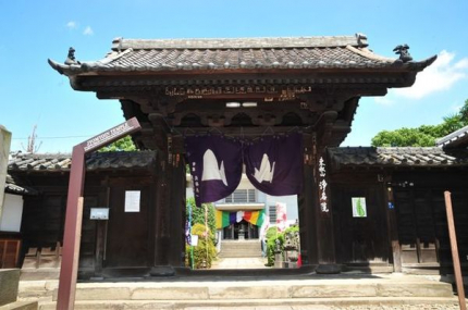 お車でのご来苑も便利です。お気軽にお越しください。