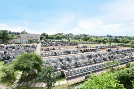 広々とした園内。静かな周辺環境も魅力のひとつです。