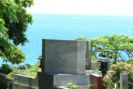 ガイドブックには載っていない絶景を味わえる霊園です。