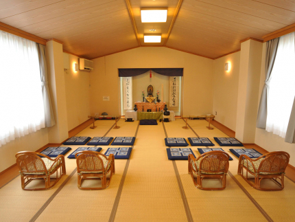 会食もできる法要室を完備。