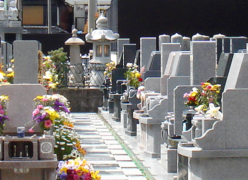名古屋駅すぐ側の好立地にある墓地です。