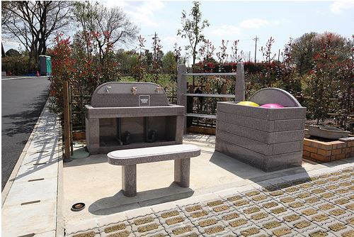 ソーラーカートで楽にお墓参り。川崎清風霊園は、ソーラーカートを完備しており、管理棟から墓域までご移動いただけます