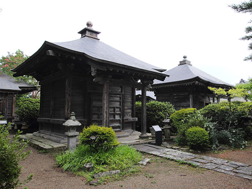 見龍廟：涌谷伊達家四代宗重の霊屋で、寛文13年に建てられました。