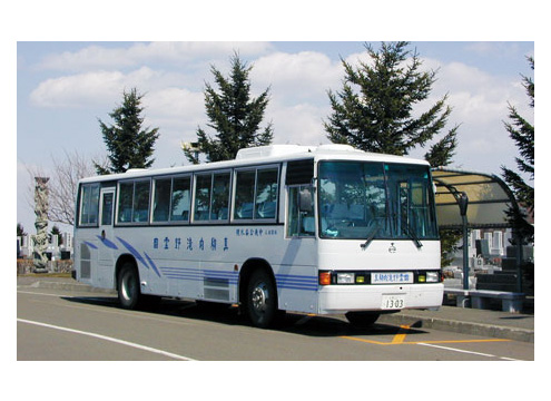 真駒内駅より便利な無料送迎バス有り。札幌の中心部から車で約35分の好立地。