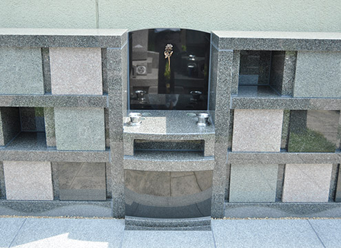壁面タイプロッカー型永代供養墓 ローズウォール